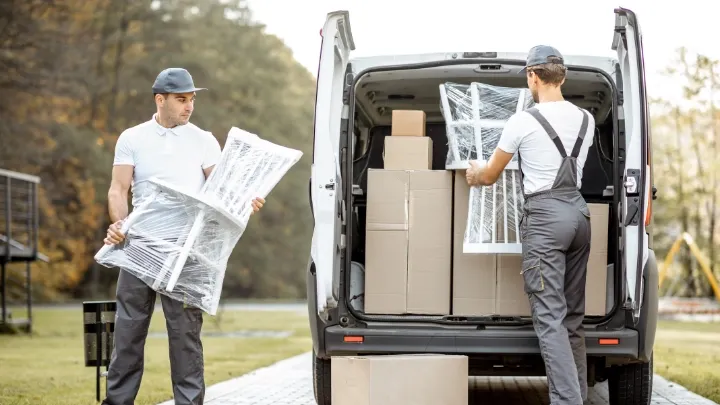 Unloading delivery vehicle